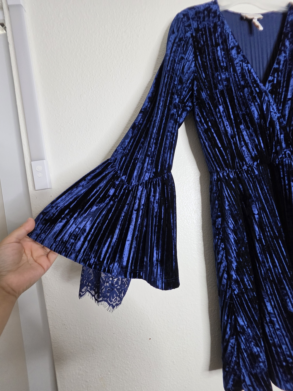 Laundry by Shelli Segal Royal Blue Crushed Velvet Lace Trim Dress Small - Picture 8 of 13